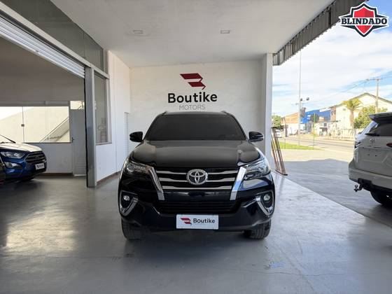 TOYOTA HILUX SW4 2.8 SRX 4X4 16V TURBO INTERCOOLER DIESEL 4P AUTOMÁTICO